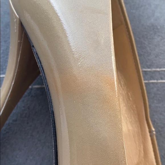 Stuart Weitzman taupe peep toe heels. Size 8. - Picture 8 of 8